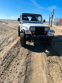 Fuoristrada Jeep Wrangler YJ