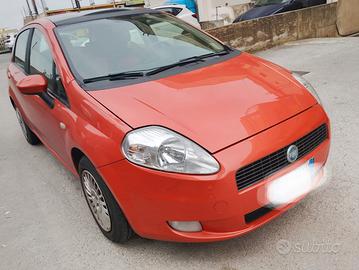 fiat grande punto 1200 benzina  90.000km  Tettucci