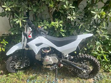 Pit bike