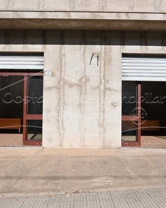Arbus - Locale commerciale