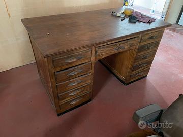 cattedra in buono stato