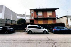Immobile in asta di 127 m² con 3 locali e box auto