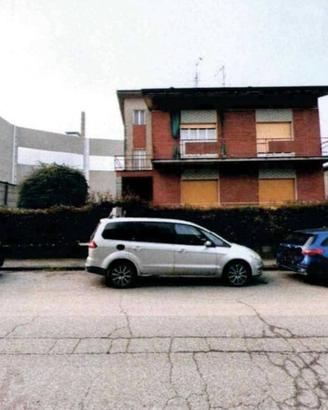 Immobile in asta di 127 m² con 3 locali e box auto