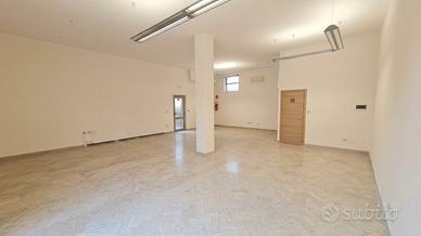 LOCALE COMMERCIALE
