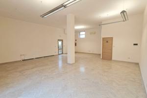 LOCALE COMMERCIALE