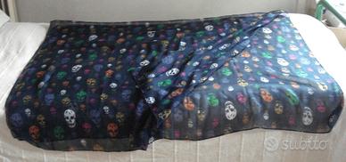 Maxi foulard unisex per Halloween’s con teschi