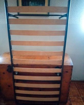 struttura letto metallo e doghe in legno singolo