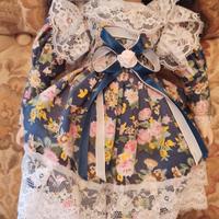 Bambola classifica in ceramica integra e perfetta