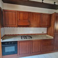 cucina in legno pregiato 