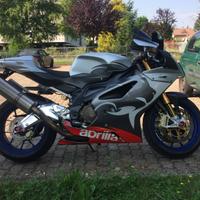 Aprilia RSV 1000 Factory