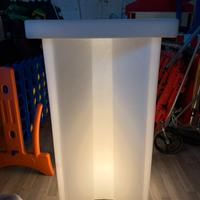 Tavolo alto luminoso