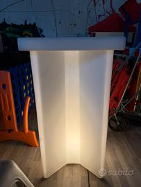 Tavolo alto luminoso