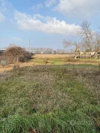 Terreno di 990 m² a Ferrara