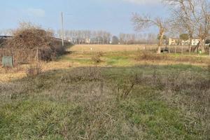 Terreno di 990 m² a Ferrara