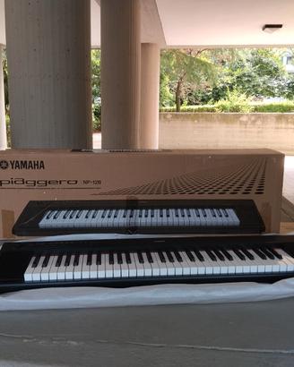 Yamaha Piaggero NP-12B – tastiera digitale + suppo