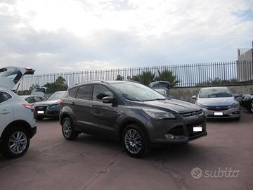 Ford Kuga 2.0 TDCI 140 CV 4WD Powershift Titanium 