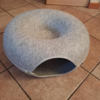 Cuccia gatto in feltro nuova