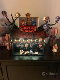 Espositore stranger things kinder joi , luci led i