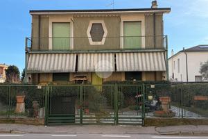 VILLA SINGOLA A PESSANO CON BORNAGO