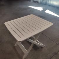 tavolino in plastica 