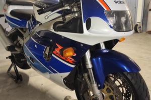 SUZUKI GSX R 750 SRAD