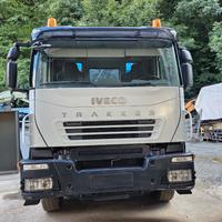 Iveco ribaltabile e gru