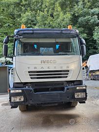 Iveco ribaltabile e gru