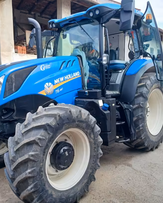 trattore NEW HOLLAND T6 180