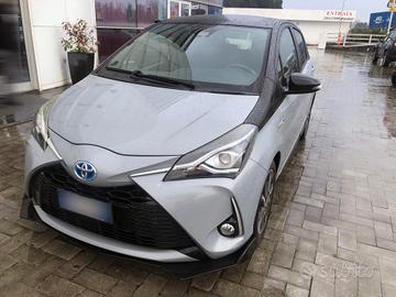 Toyota Yaris 1.5 Hybrid 5 porte Business