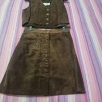 Completo di camoscio marrone