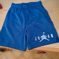 Aiir jordan pantaloncini e t-shirt