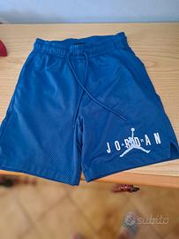 Aiir jordan pantaloncini e t-shirt