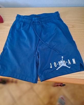 Aiir jordan pantaloncini e t-shirt
