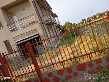 Casa x V.I.P. indipendente, un sacco di terreno