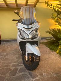Yamaha mayesty 400