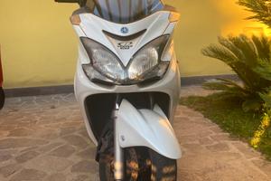 Yamaha mayesty 400