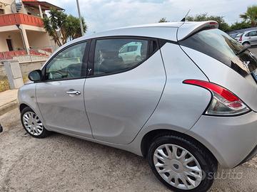 Lancia Y