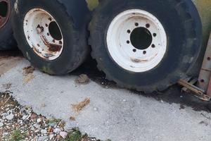 Cerchi e gomme manitou