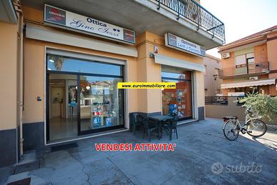 Ottica sulla via principale