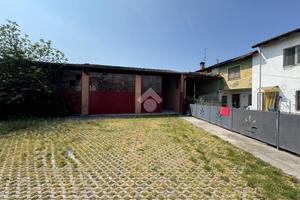 AUTORIMESSA A RONCADELLE