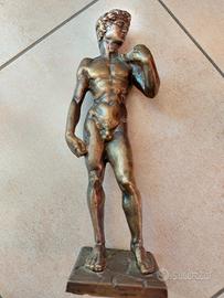 statua in bronzo 