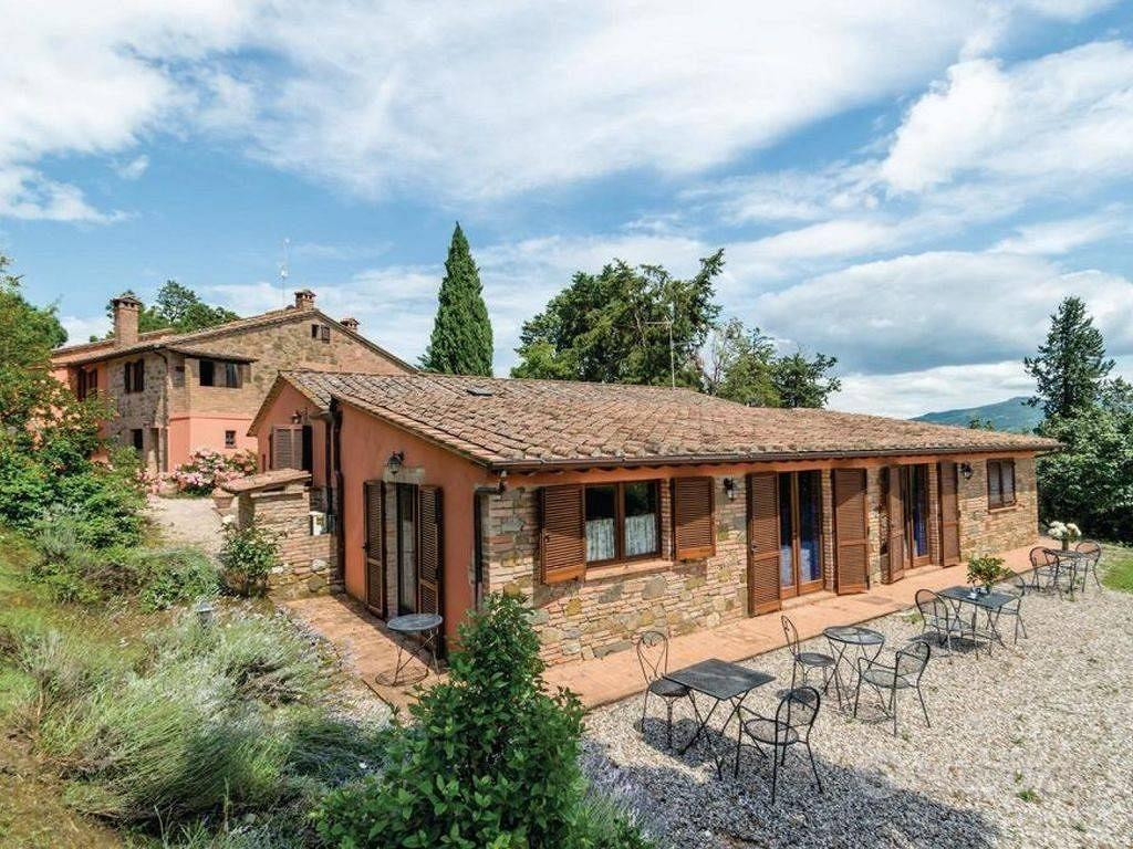 Rustico / Casale di 1500 m² con più di 5 locali e - Vista 2
