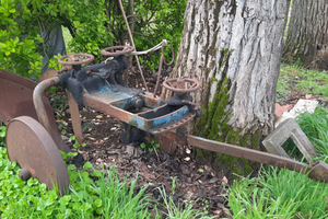 Aratro monovomero traino con ruote