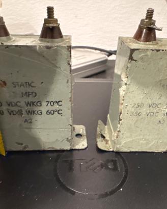 Coppia condensatori 2uF audio probabilmente russi