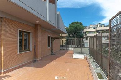 Attico / Mansarda di 172 m² con 4 locali a Roma