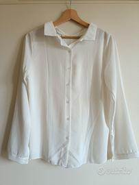 Camicia bianca leggera a maniche lunghe