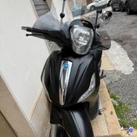 Beverly 300 modello police