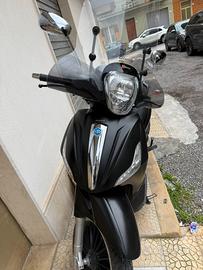 Beverly 300 modello police
