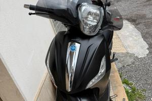 Beverly 300 modello police