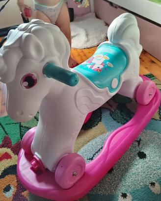 Cavallo a dondolo 